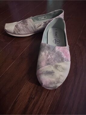 Toms Women's Pink and Gray Tie-Dye Alpargata Slip-Ons